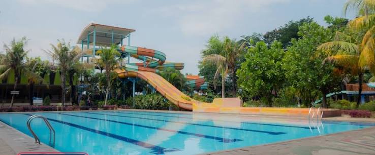 Latar Belakang GreenHotel